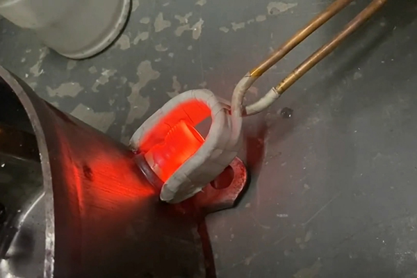 手持式高頻焊機(jī)，高頻加熱機(jī)它不單可以焊接銅管，還可以做熱處理