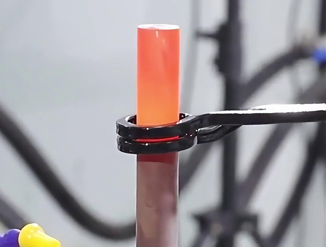 手持式高頻加熱機——便攜高效，量身定制的加熱神器