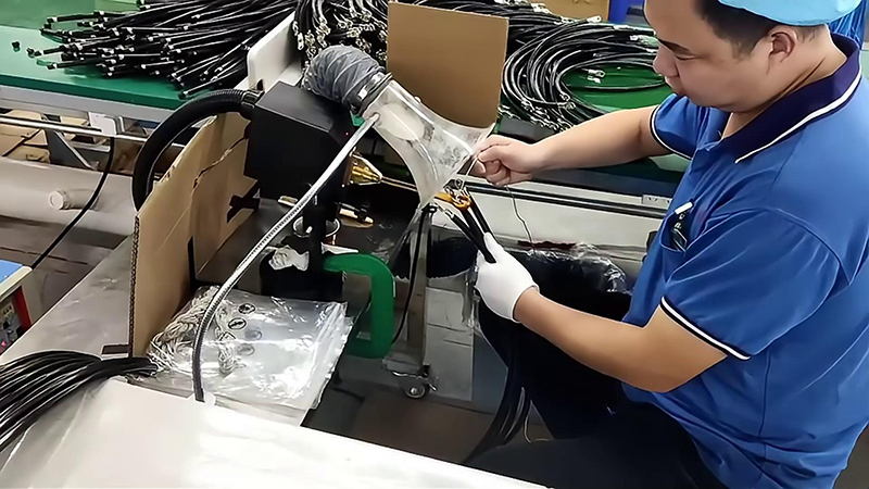 高頻焊接機(jī)，輕松實(shí)現(xiàn)接線端子錫焊，讓你的工作更輕松！