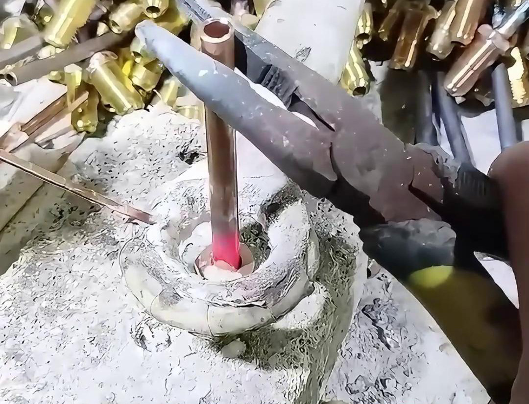 高頻釬焊機(jī)加熱速度快、焊接強(qiáng)度高、密封性好 銅件焊接好幫手