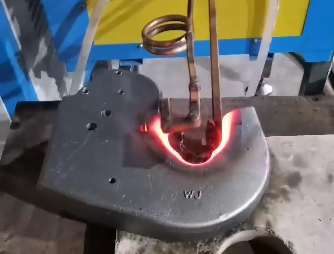拖拉機(jī)配件內(nèi)孔高頻淬火，用于提高零件的耐磨性、硬度