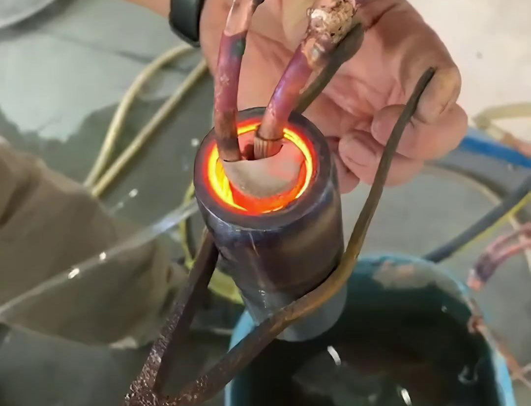 海拓高頻淬火機(jī)：汽配配件內(nèi)孔熱處理的自動(dòng)化解決方案(圖1)