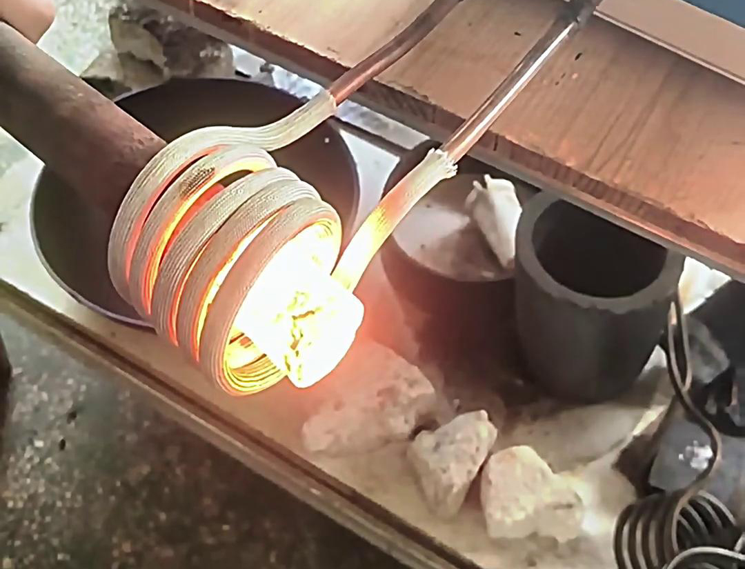 高頻機(jī)棒料加熱用于金屬加工、如熱鍛、熱處理退火、正