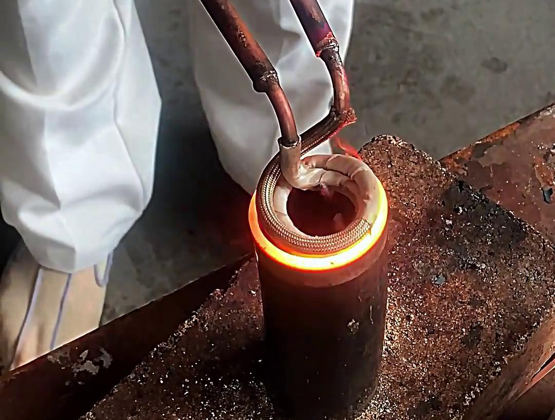 手持式高頻加熱機(jī)工業(yè)生產(chǎn)模式向“靈活、高效、綠色”轉(zhuǎn)型的標(biāo)志性設(shè)備
