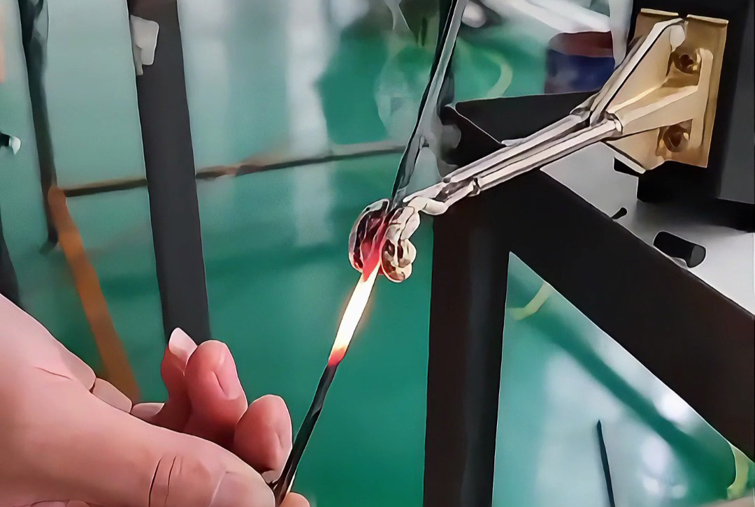 粉絲要的小型超高頻加熱機(jī)來了！220V 供電 + 6kW 功率，焊接 / 退火全適配！