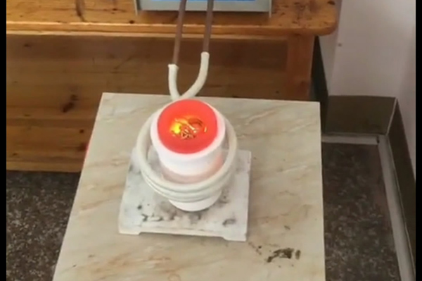 頻率越高，中頻熔煉電爐價(jià)格越高？