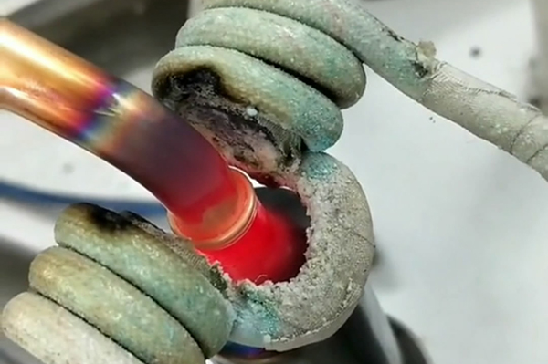 高頻釬焊機(jī)是如何工作的？